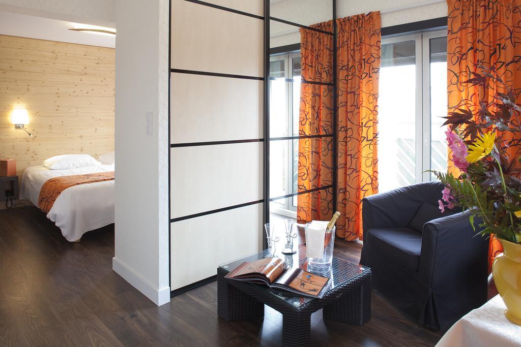 Logis Hotel Clair Matin Le Chambon-sur-Lignon Kültér fotó